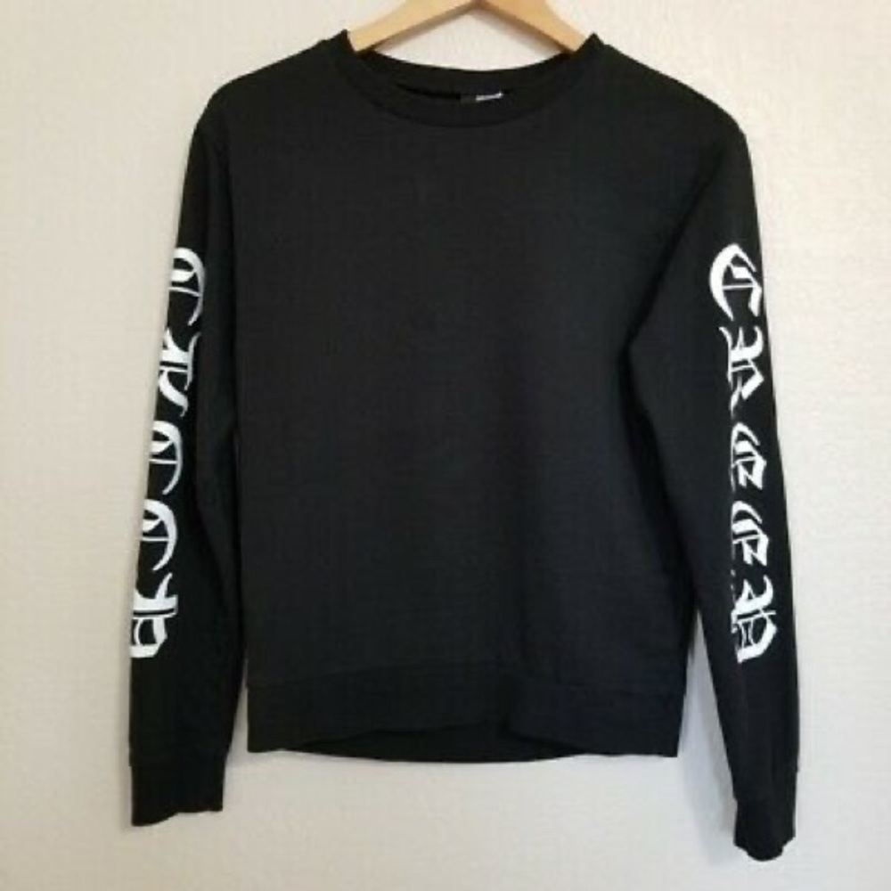 🌻H&M Creed long sleeve